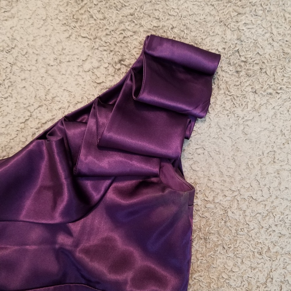 Dress - Picture 6 of 7